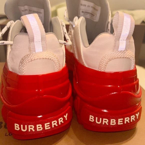 New!!! Burberry Arthur Low Top Red And White Sneakers - Picture 4 of 9
